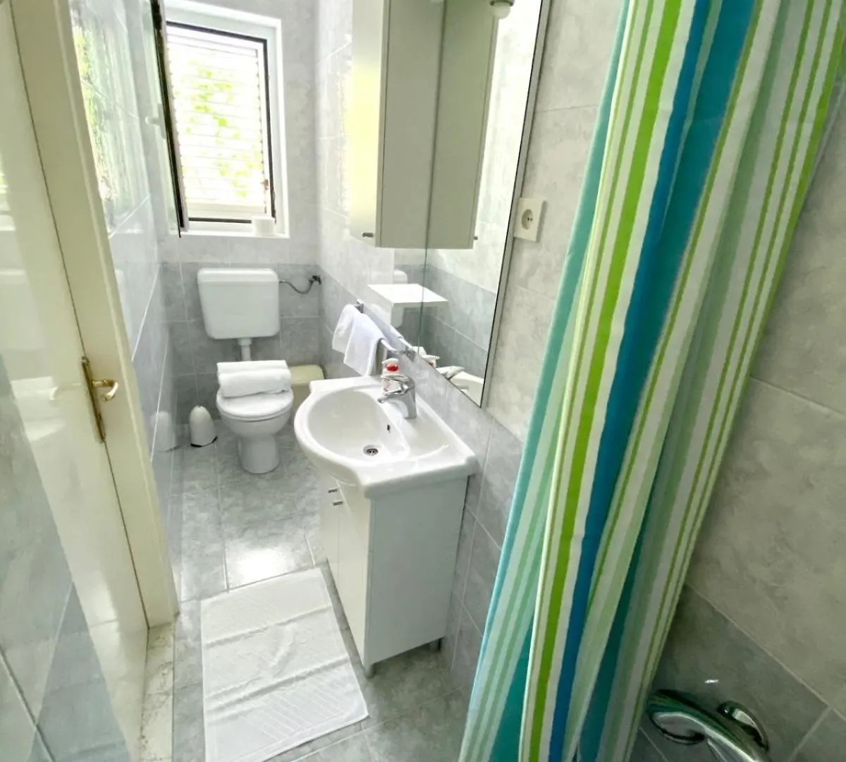 Konukevi Apartments And Rooms By The Sea Gozinka, Rab - 24767 Rab Town Hırvatistan