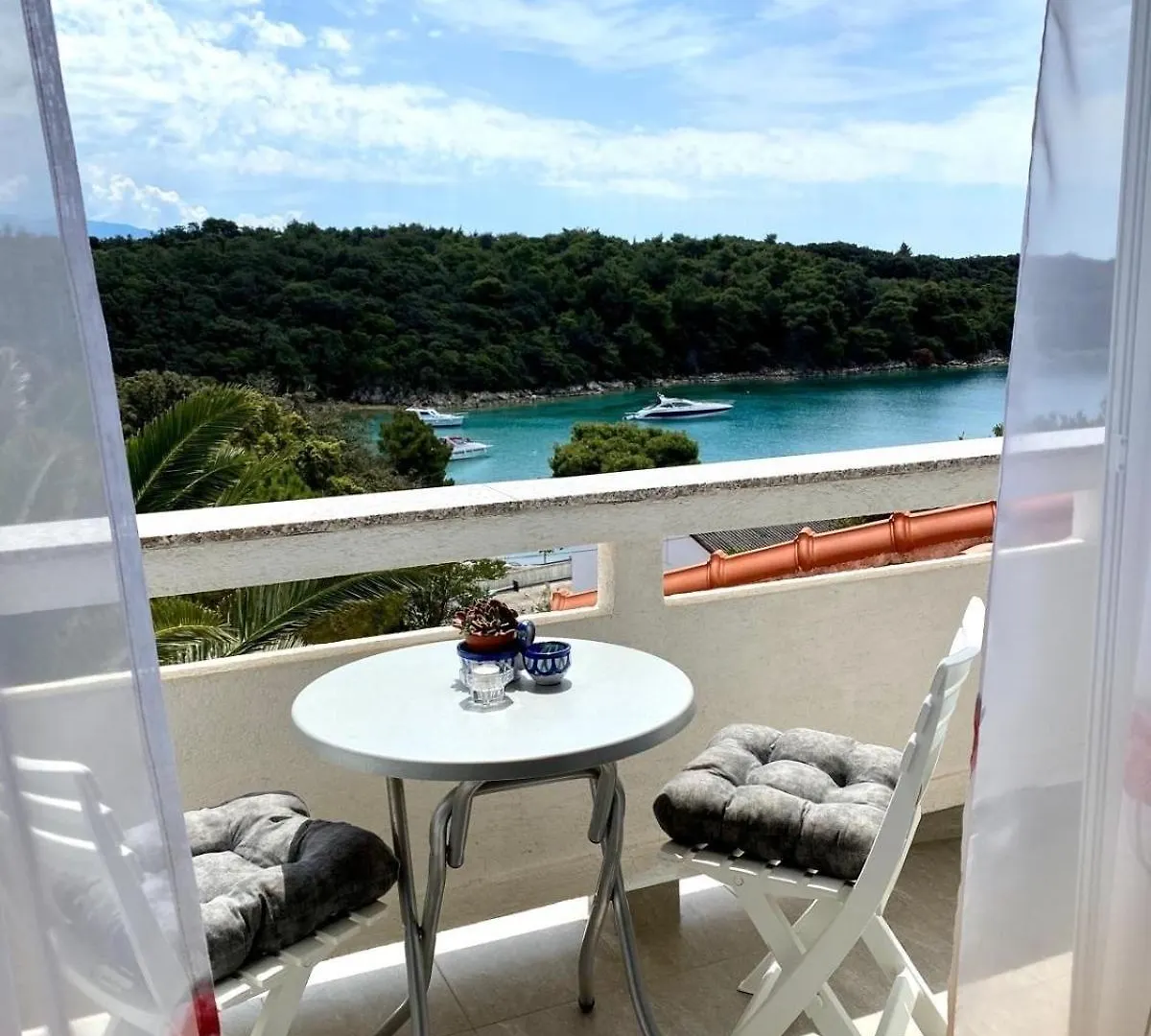Apartments And Rooms By The Sea Gozinka, Rab - 24767 Rab Town