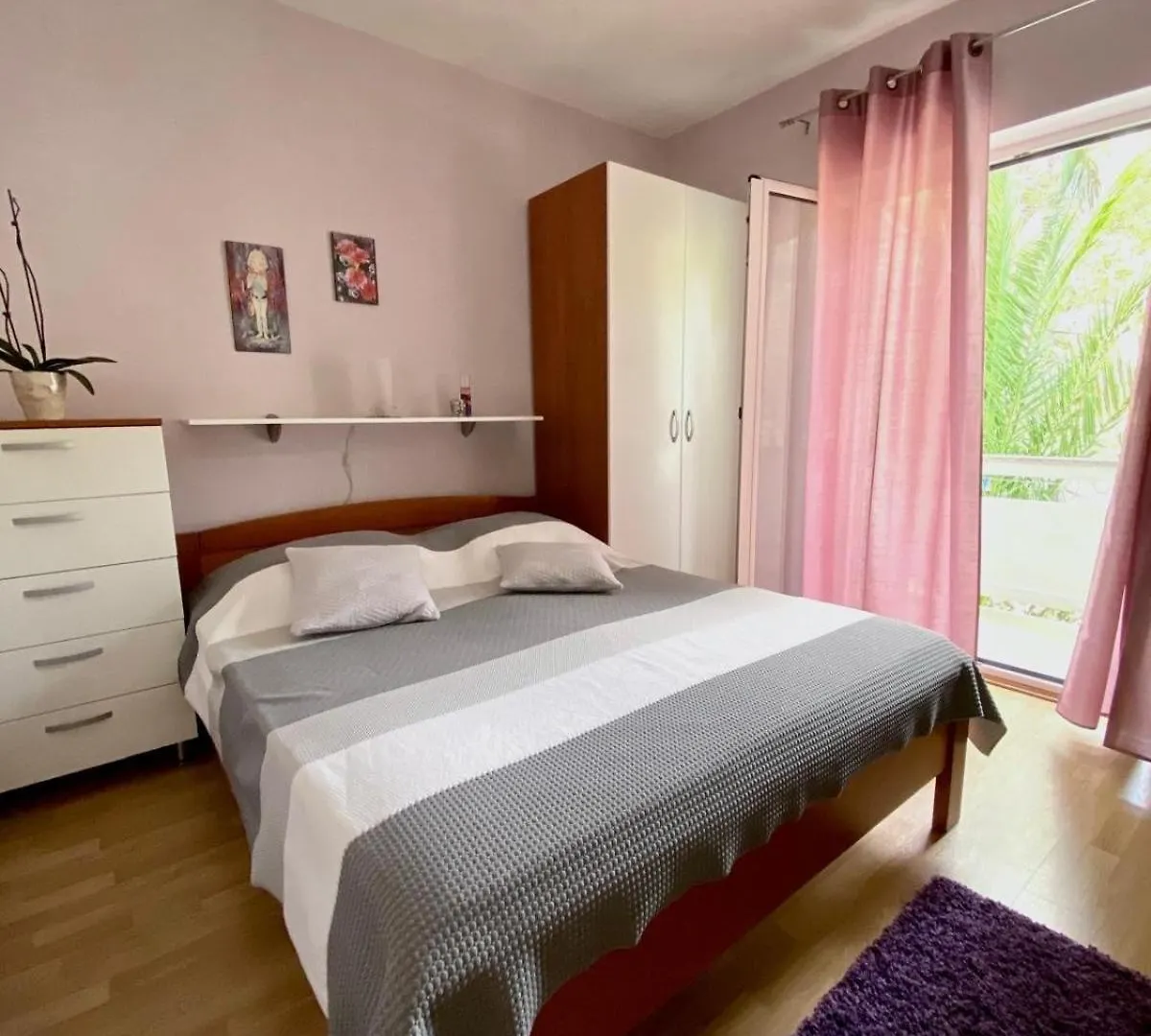 Konukevi Apartments And Rooms By The Sea Gozinka, Rab - 24767 Rab Town