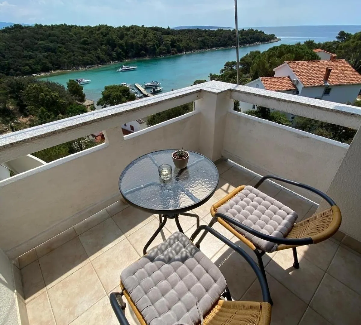 Apartments And Rooms By The Sea Gozinka, Rab - 24767 Rab Town Konukevi