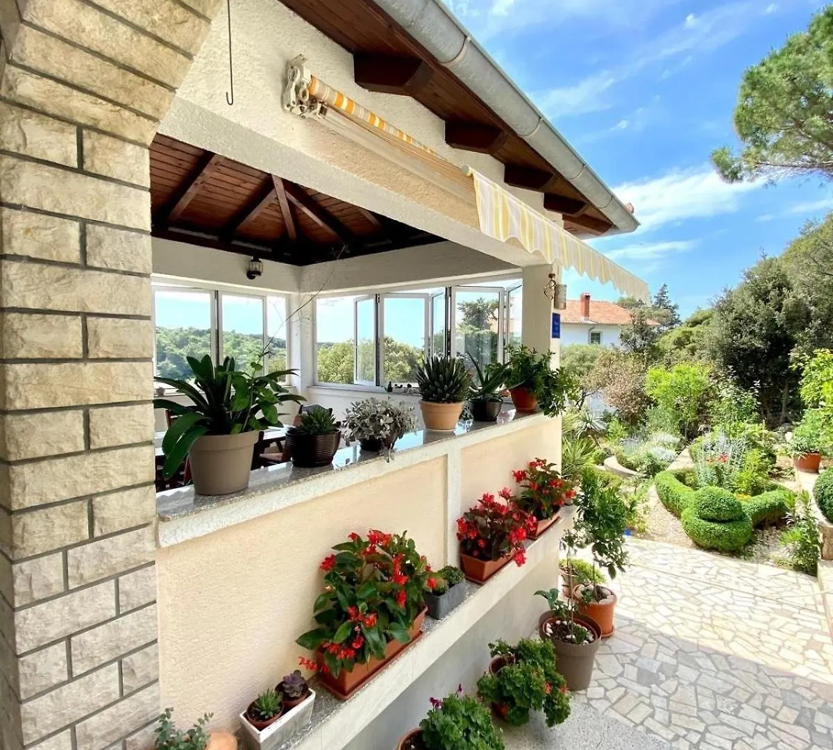 Konukevi Apartments And Rooms By The Sea Gozinka, Rab - 24767 Rab Town Hırvatistan