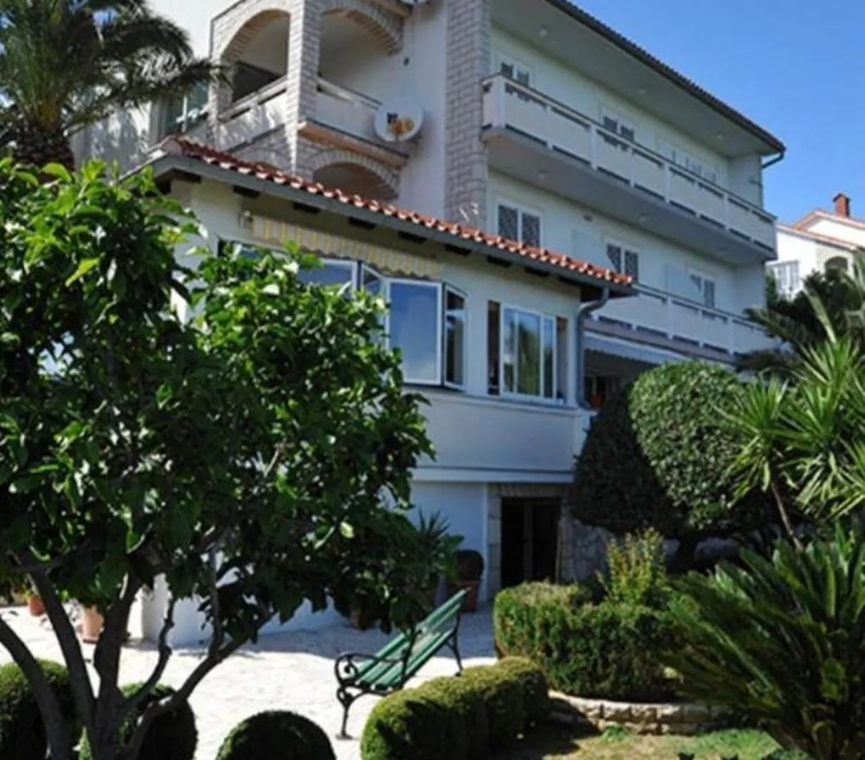 Apartments And Rooms By The Sea Gozinka, Rab - 24767 kontakter